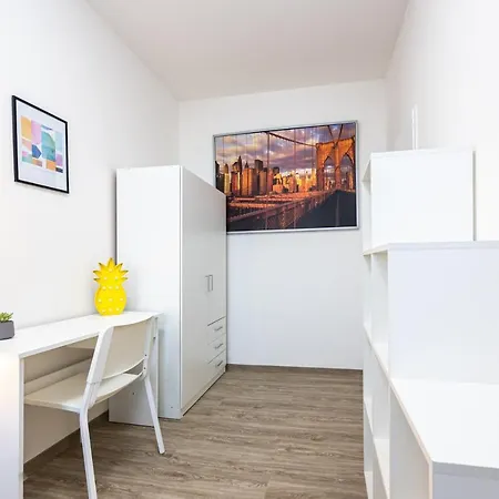 Americka 8 * Prag