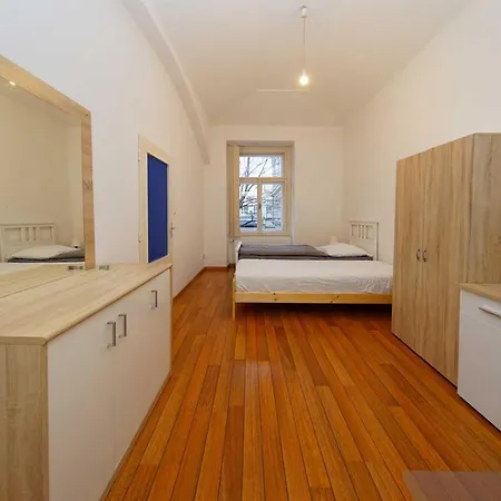 Americka 8 * Prag