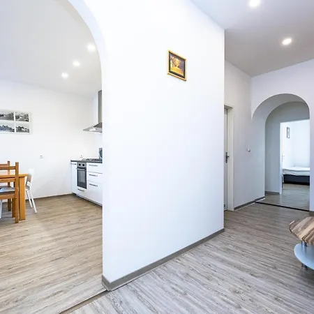 Americká 8 Apartmán *