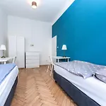 Americká 8 *